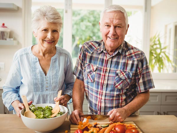 Yaşlılarda beslenme sağlıklı olmalı